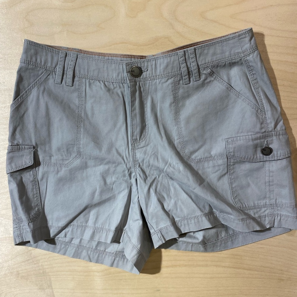 Natural Reflections Shorts Size 8 (IO) - Picture 6 of 11